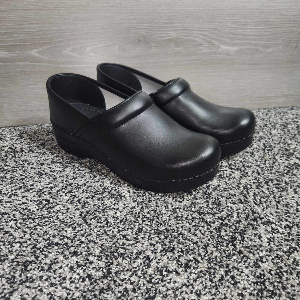 Dansko Black Clogs Leather Women's 38 US 7.5-8 Nursing Comfort Workwear Cushion